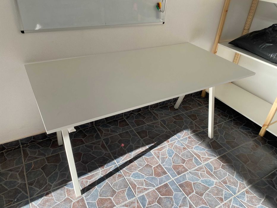 Secretária IKEA Trotten 1.60 X 0.80