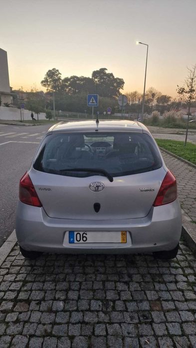Toyota Yaris 1.0 Gasolina VVT-i (2006)
