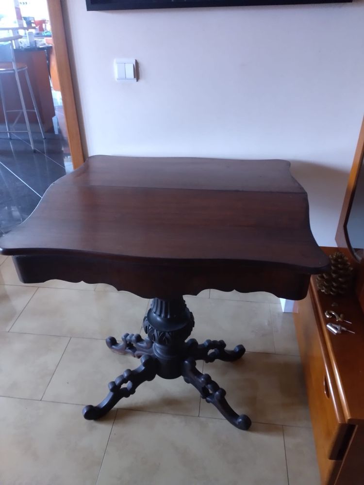 Consola com Tampo Ondulado