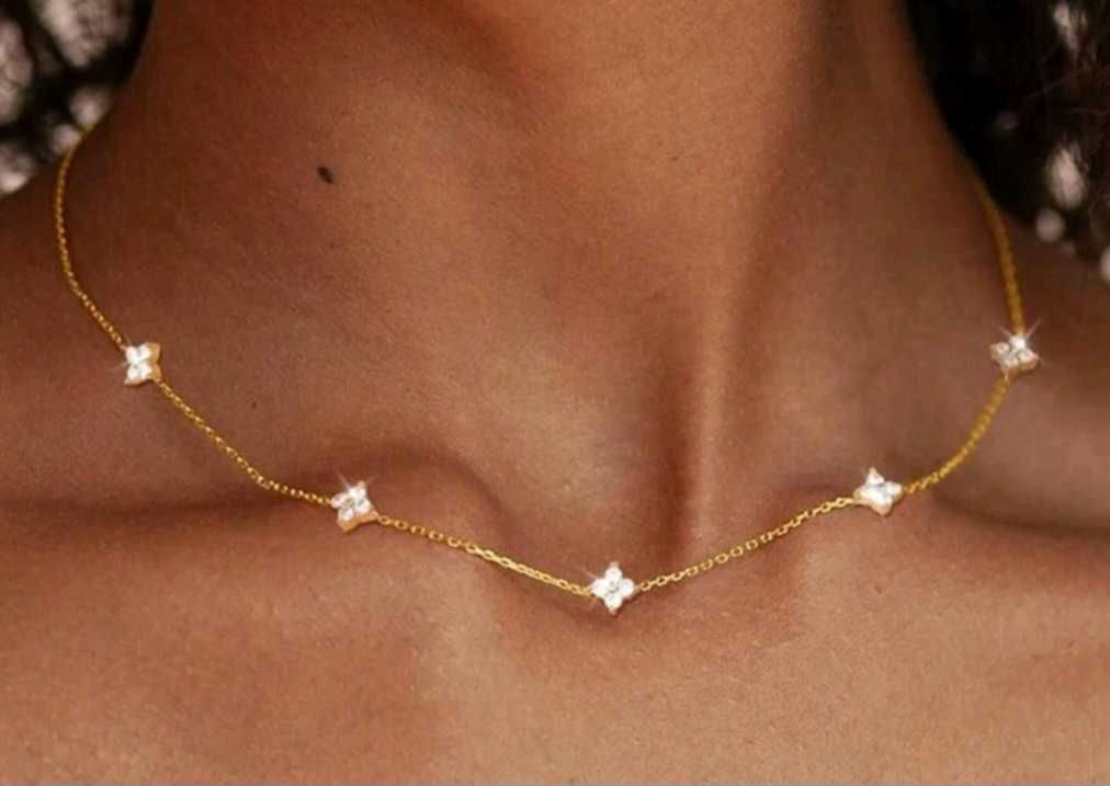 Colar em Aço dourado