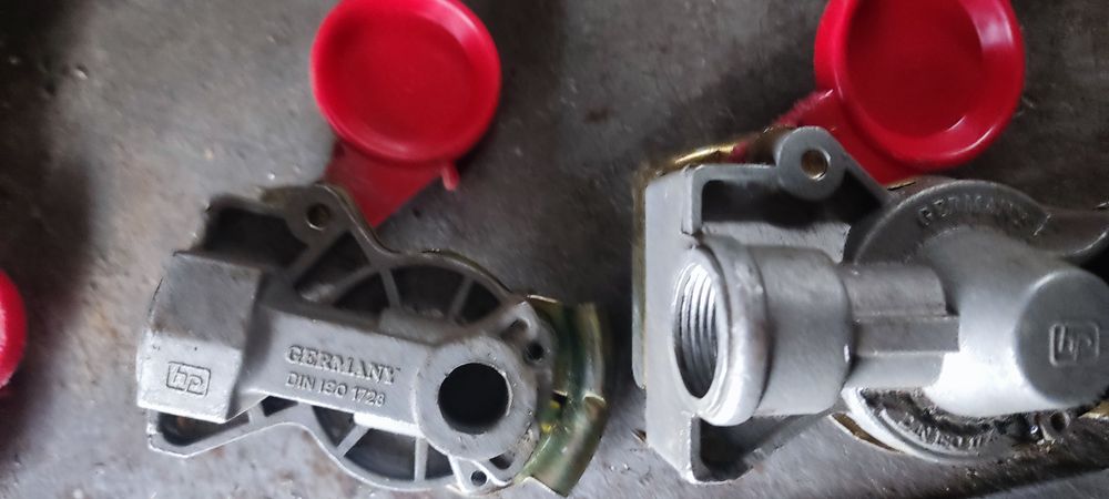 Головка соединительная пневмо тормозов