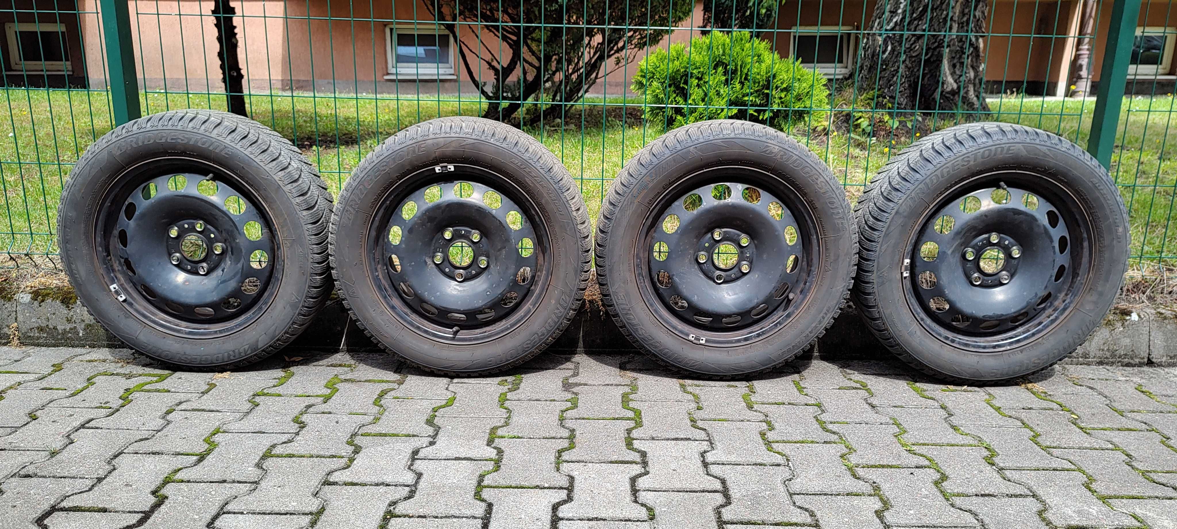 Komplet opon zimowych Bridgestone Blizzak LM001 205/55R16 91H*CZUJNIKI