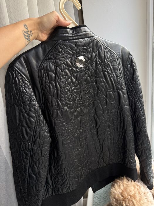 Стильна шкіряна куртка