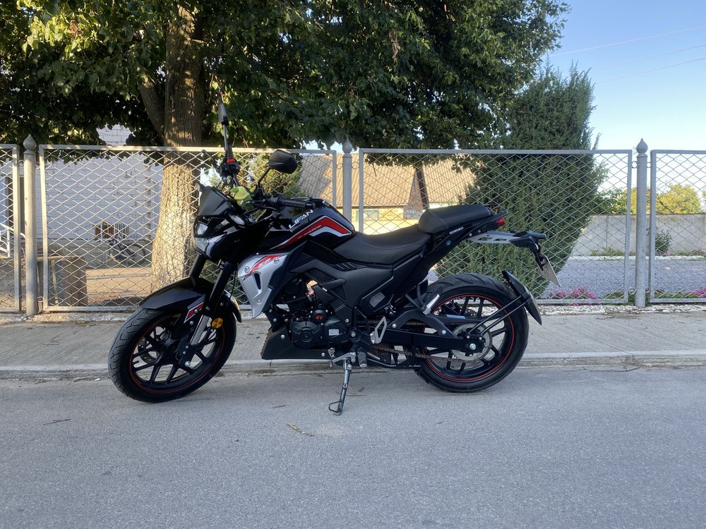 Продам мотоцикл Lifan sr220