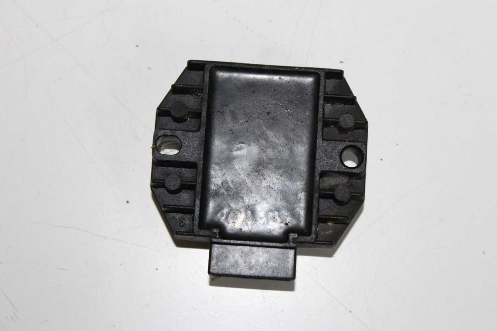YAMAHA GIGGLE 50 regulator napięcia