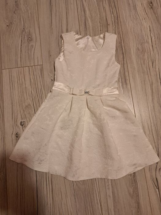 Sukienka biała r.134
