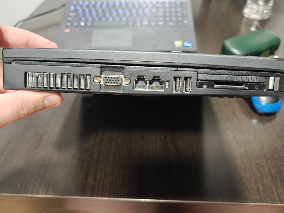 Lenovo ThinkPad R400