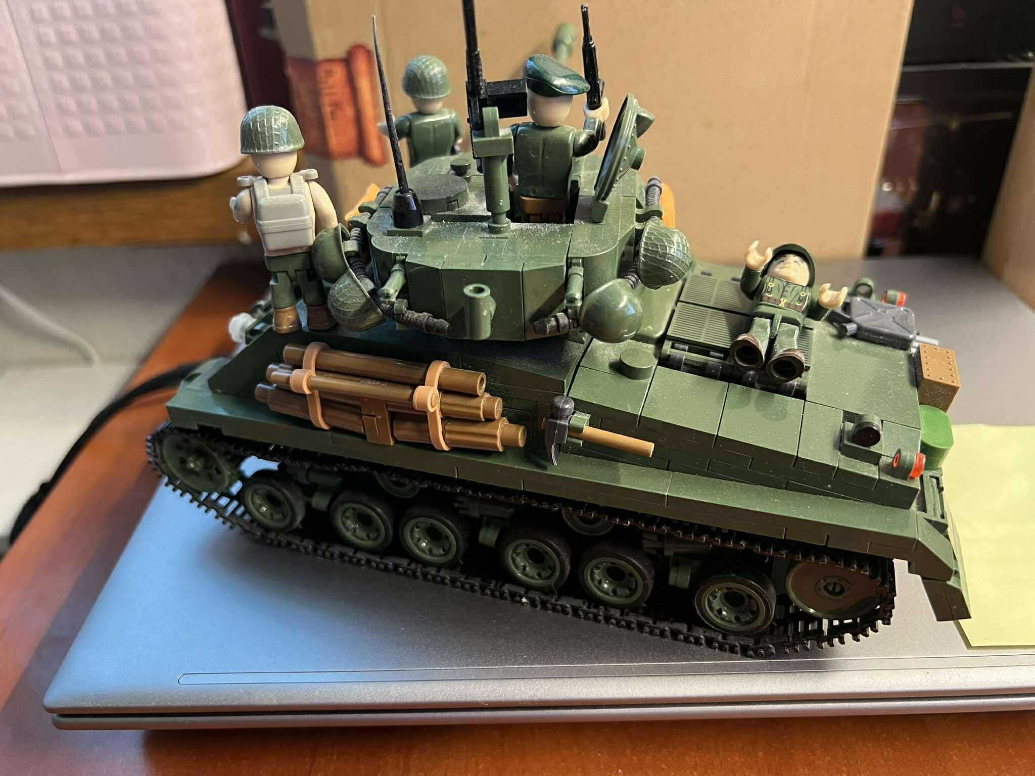 COBI - 2533 Czołg M4A3E8 Sherman Easy Eight (skala 1:28)