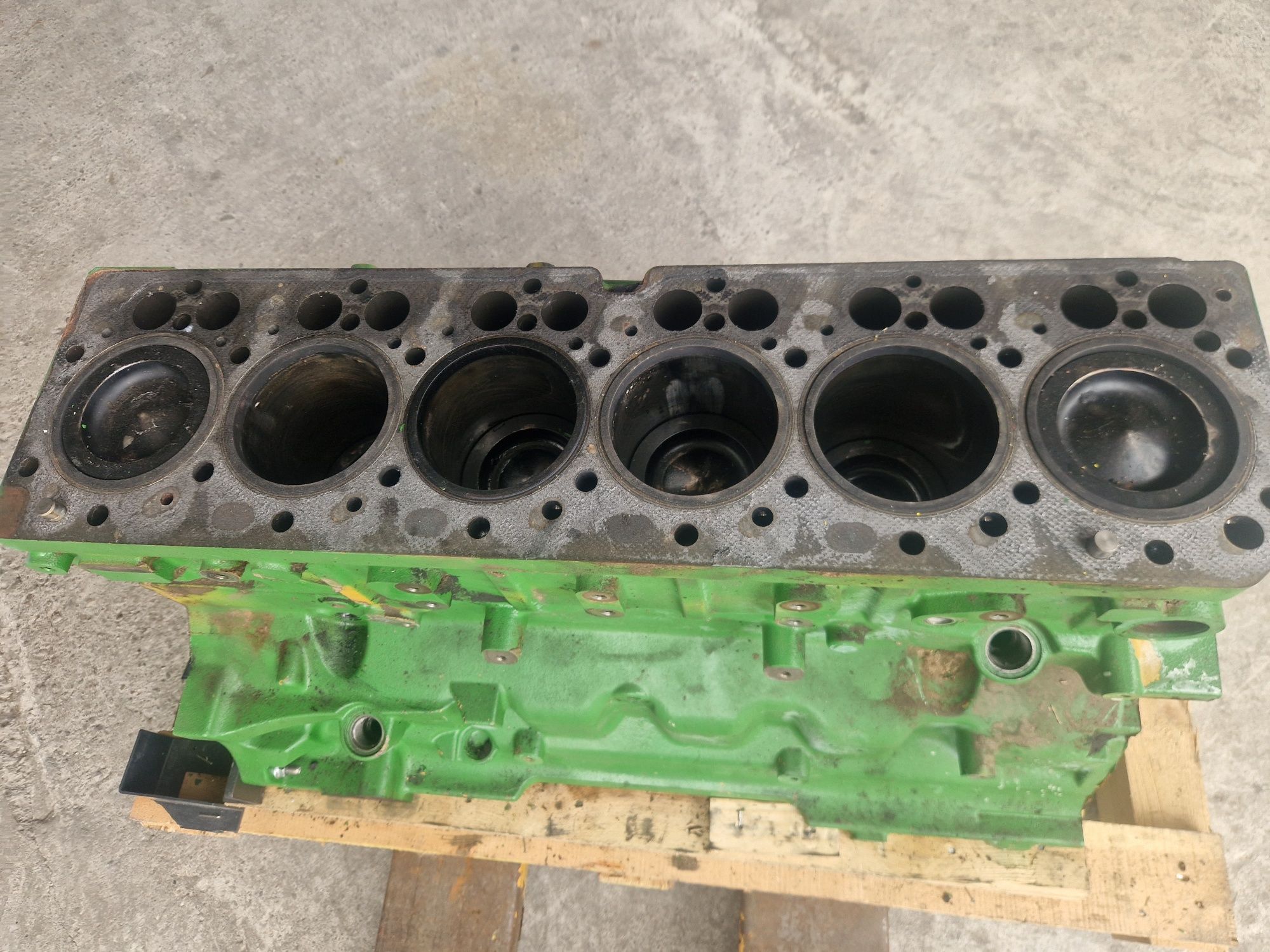 John deere silnik blok R534123  / 6068  /