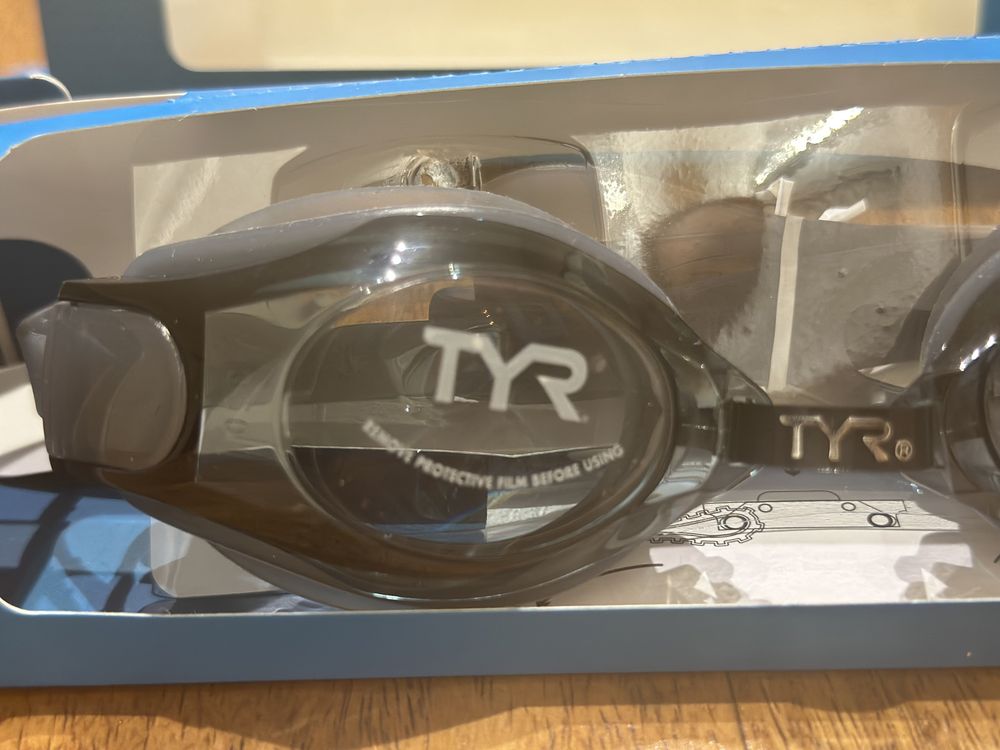 Okularki pływackie korekcyjne TYR z USA (-3,5)