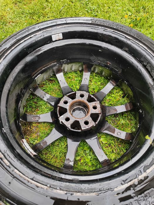 Zimowe opony wraz z alufelgami R18