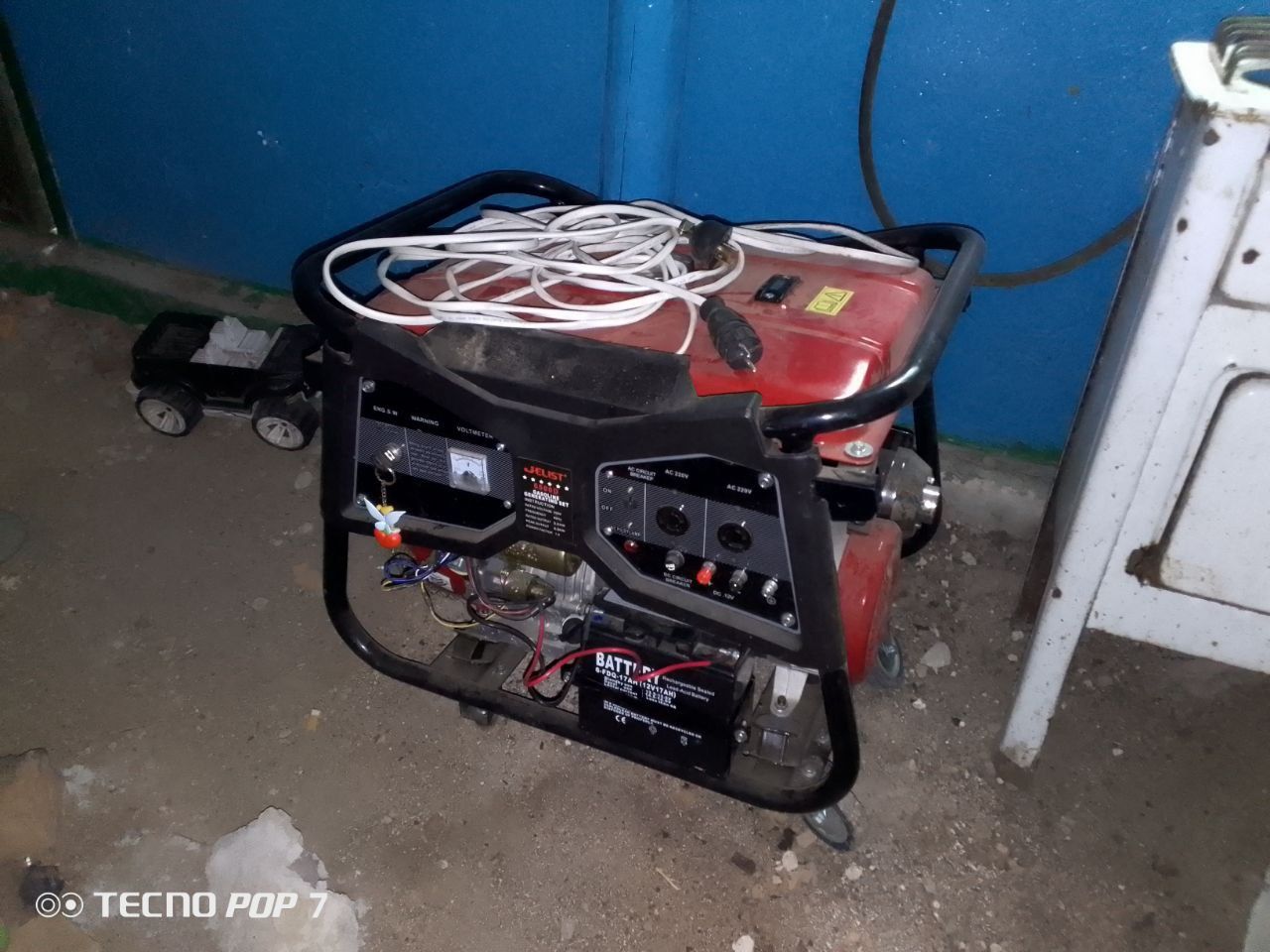 Продаю генератор