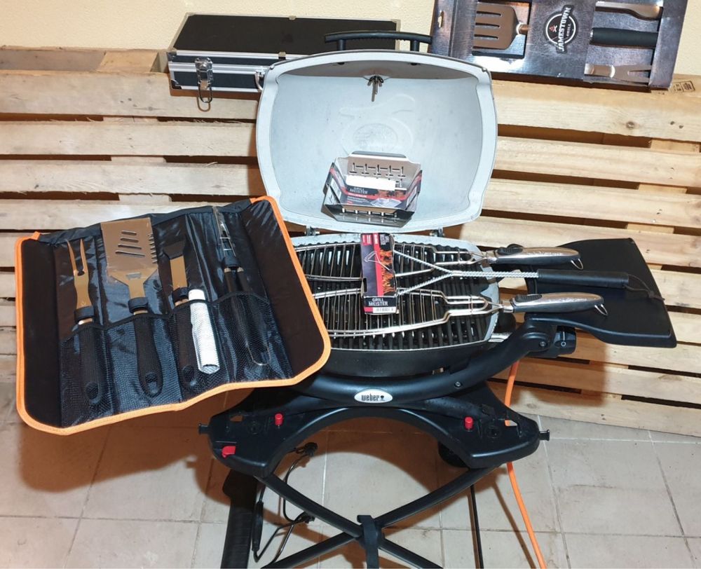 Газовий гриль Weber Q1200