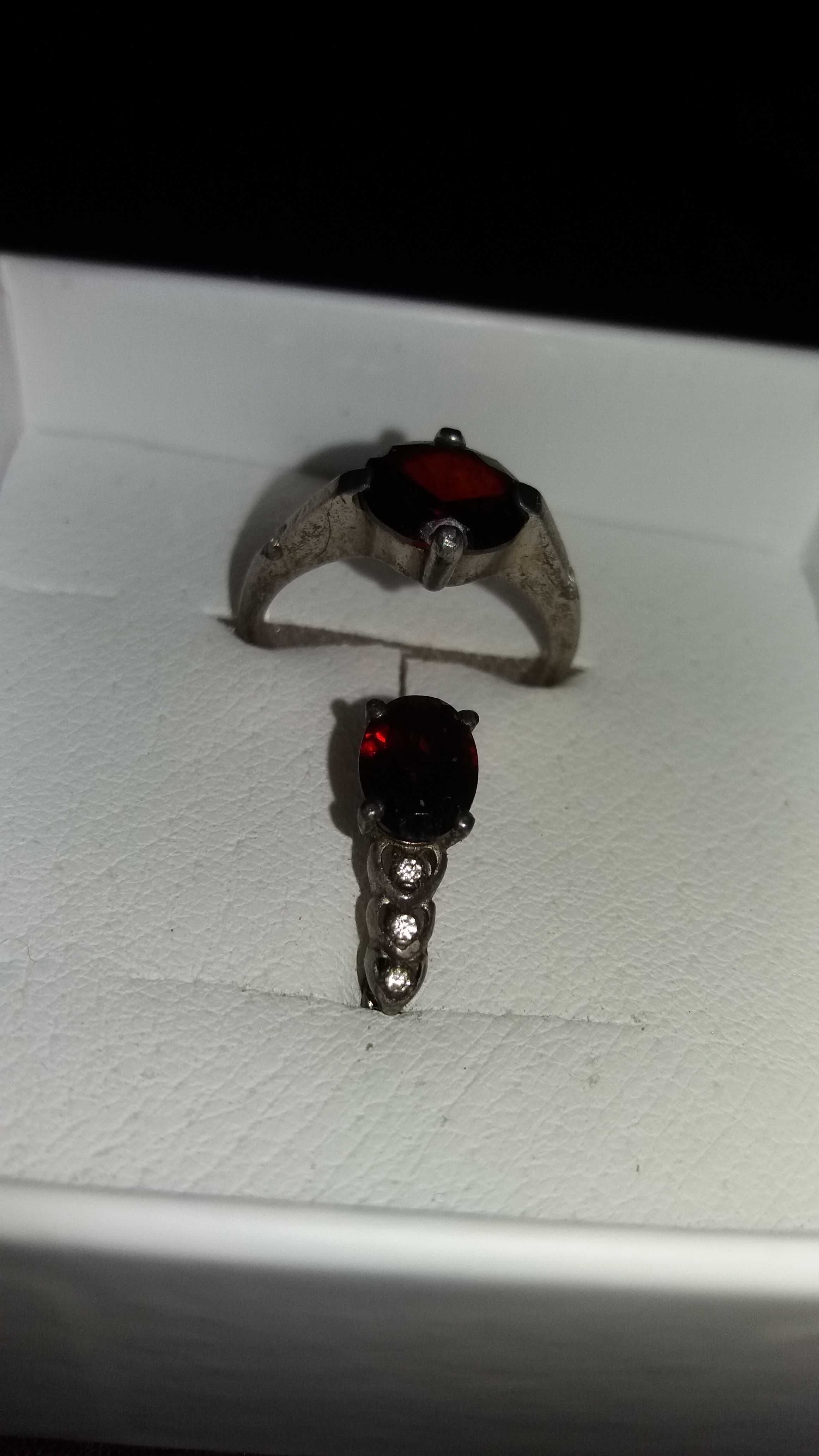 Продам серебряные кольца с натуральными камнями.