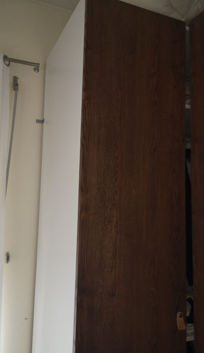 Pax estrutura roupeiro 100x58x236 e Estante Billy