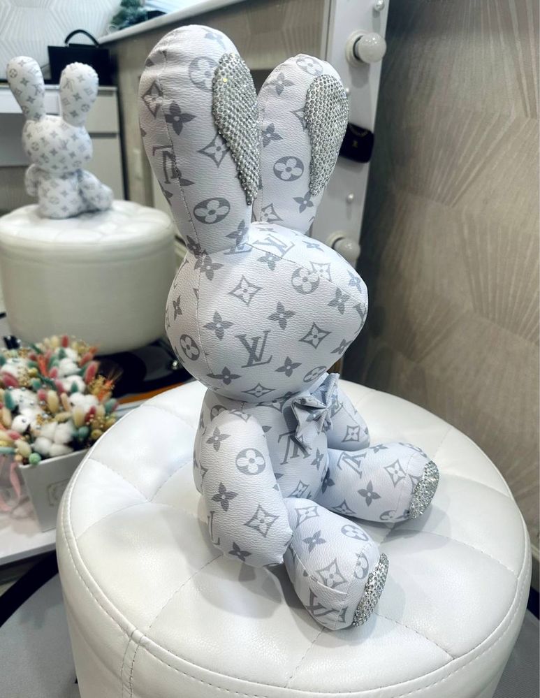 Кролик Burberry Кролик Louis Vuitton Декор для кімнати