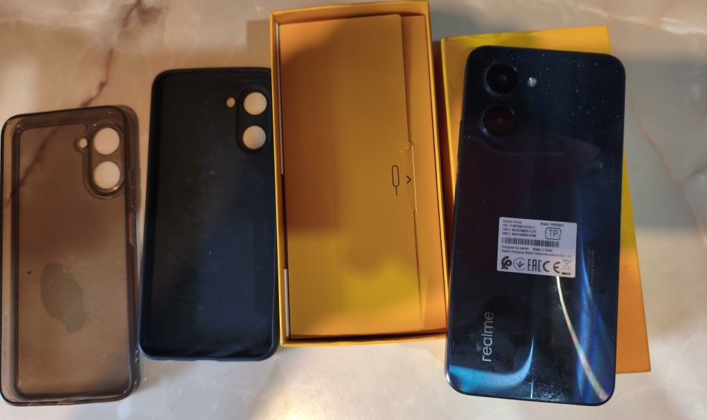 Realme c33 разбит экран,но вибрирует,на запчасти или под востановление