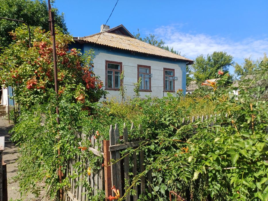 Продам будинок в селі Червона Поляна