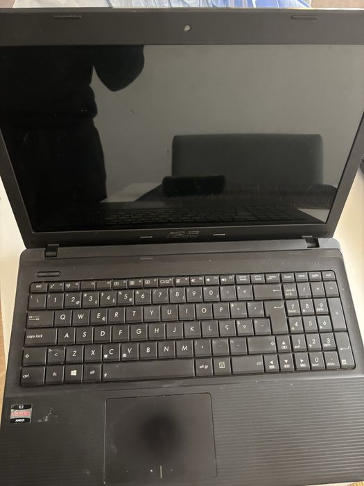 Portatil Asus X55U 15.6” 4GB RAM