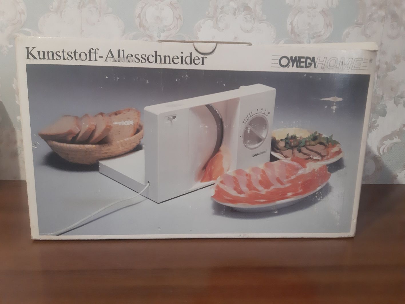Хліборізка Omegahome німецька
