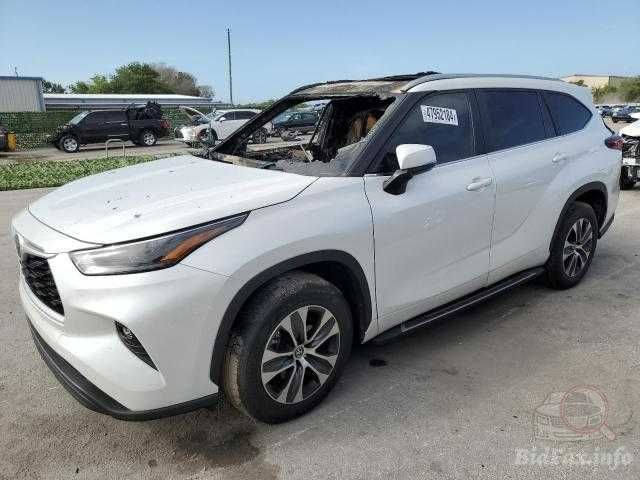 Toyota Highlander L 2023 White 2.4L Авторозбірка запчастини розборка