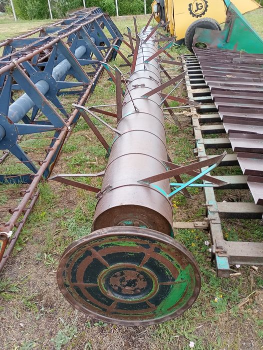 Приставка для збирання соняшнику, ліфтера.