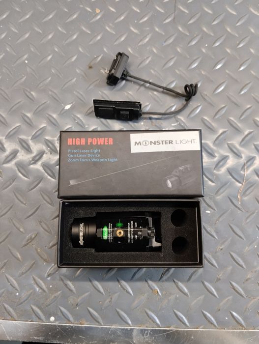 Lanterna + laser para arma