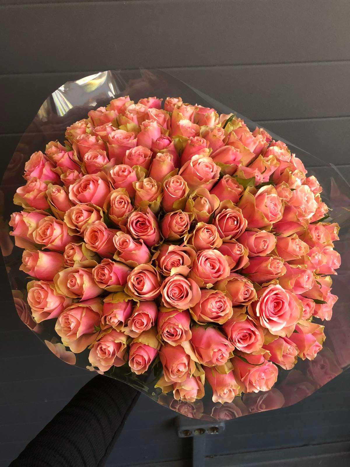 Доставка Квітів Одеса 101 троянда ,роза .