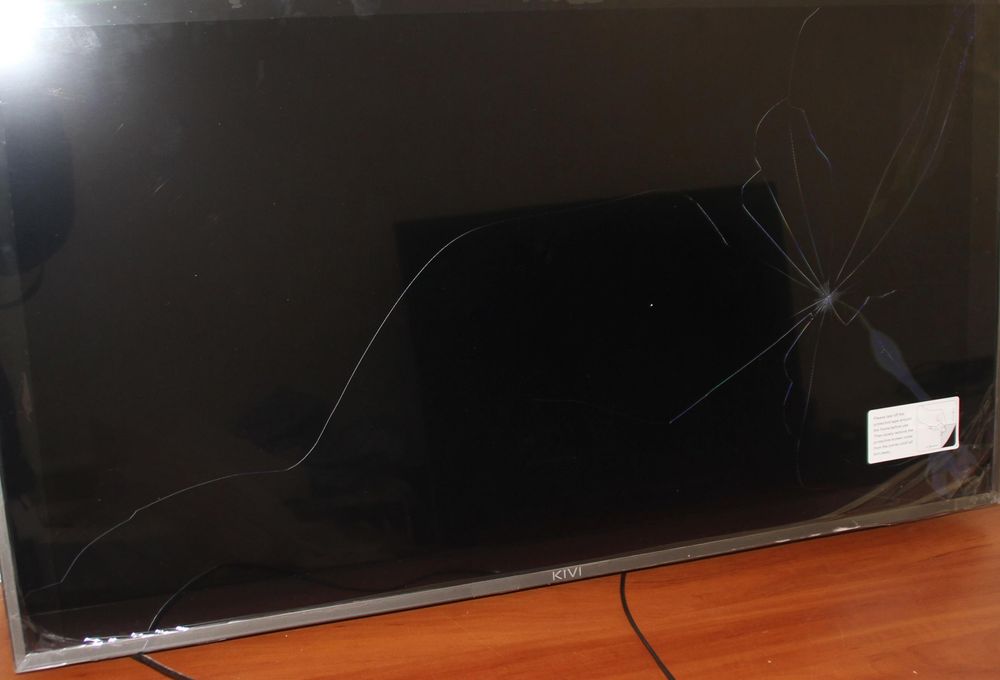 ТВ Kivi 40fb50bu разбитый