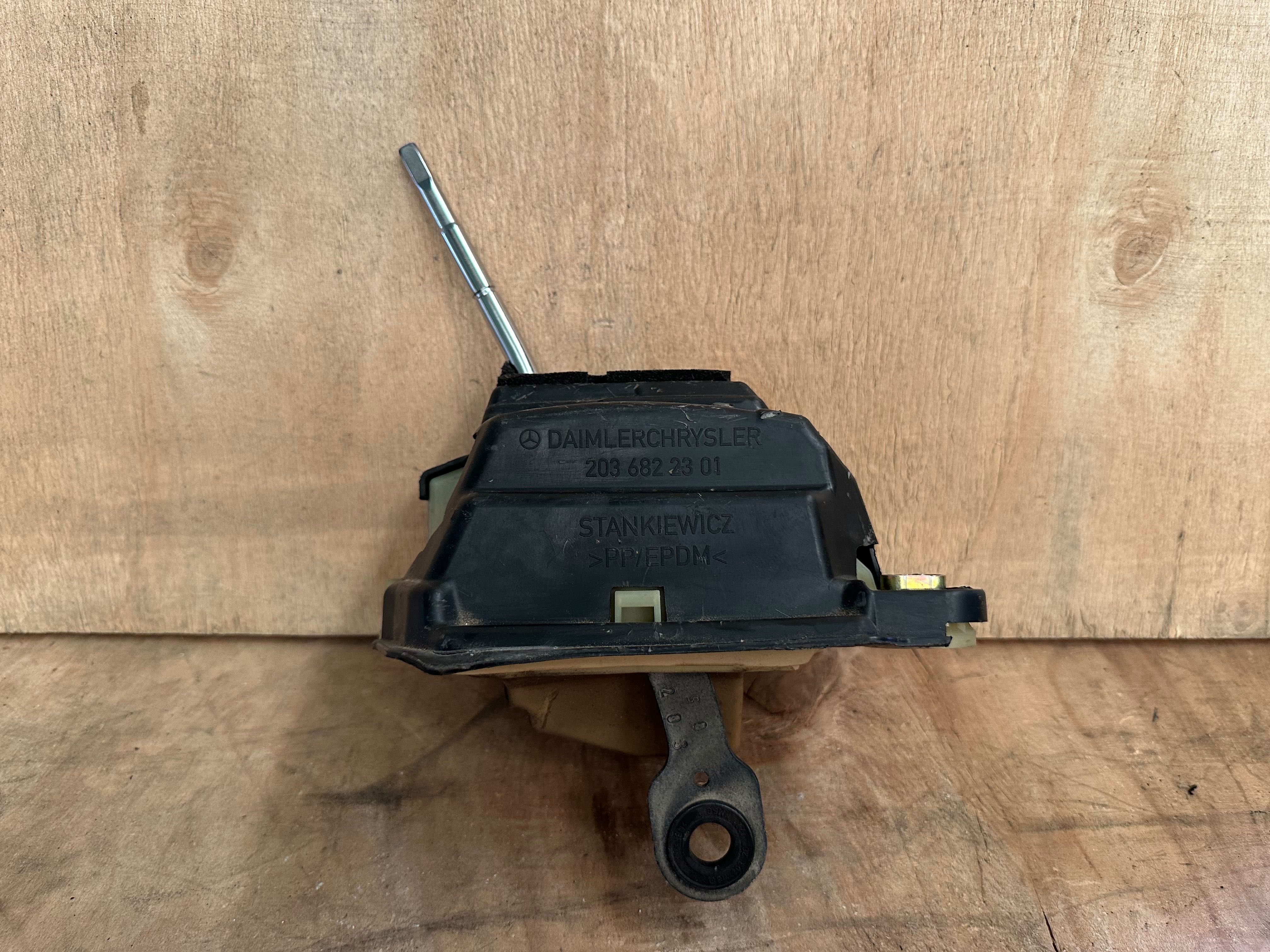 Seletor de mudanças Automático Mercedes W203 C220 \  203267.8524 Q 02