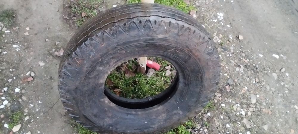 Нова покришка 8.25-15 до спец техніки