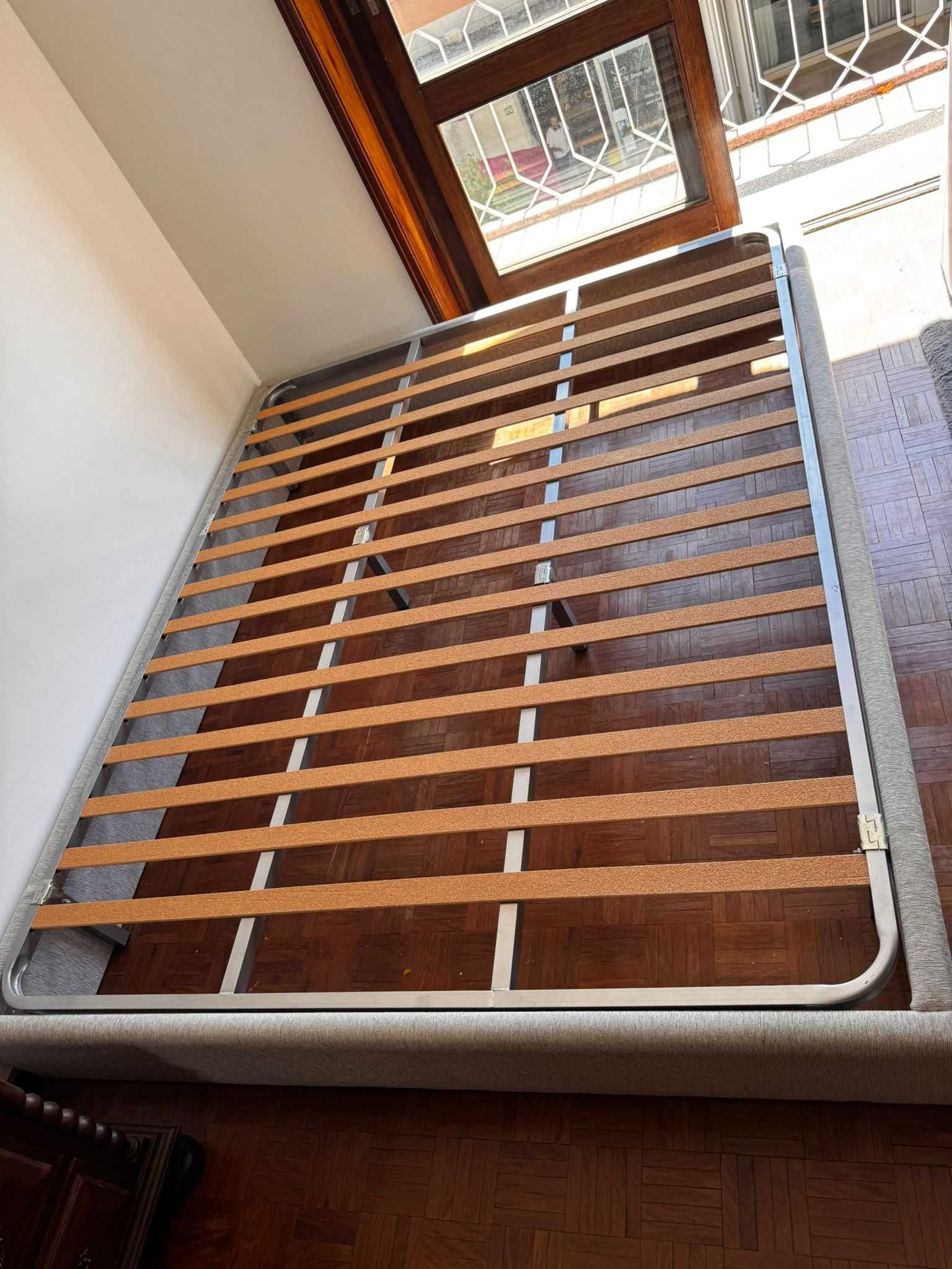 Cama + Colchão semi-novos (juntos ou separados)
