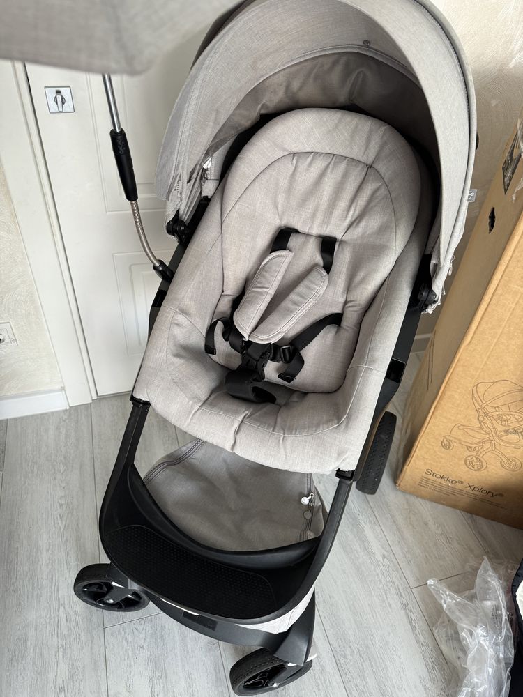 Коляска 2 в 1 Stokke Xplory V5 світло-сіра