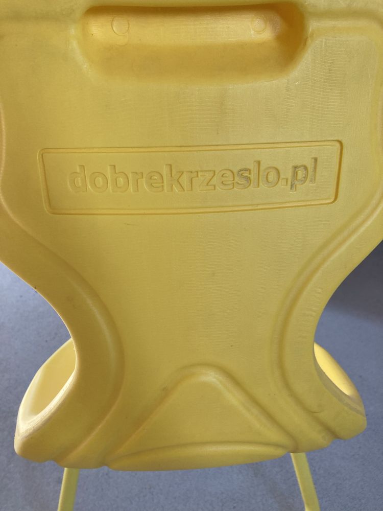 Krzeslo do biurka dla dziecka zolte plastikowe dobre krzeslo ikea