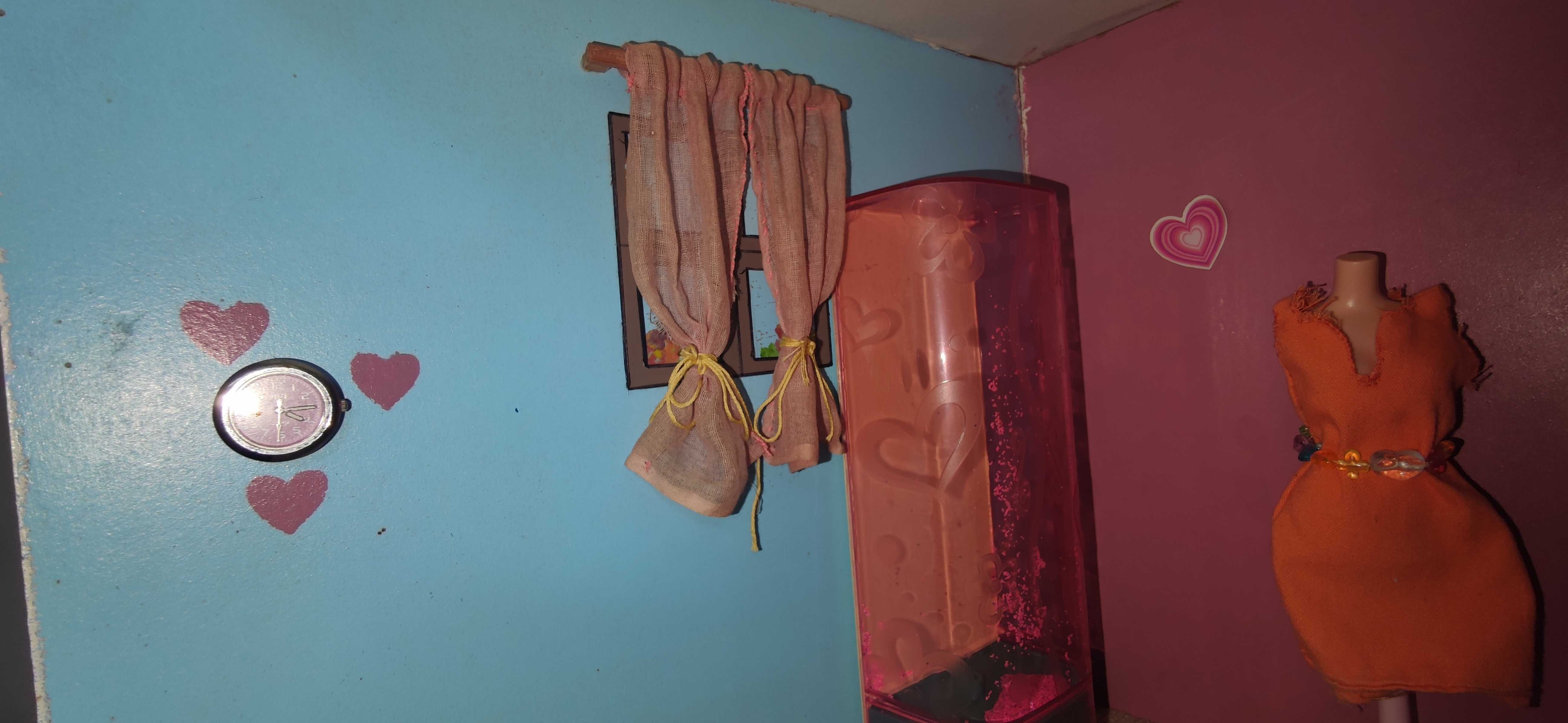 Casa de Barbie de madeira, feita à mão