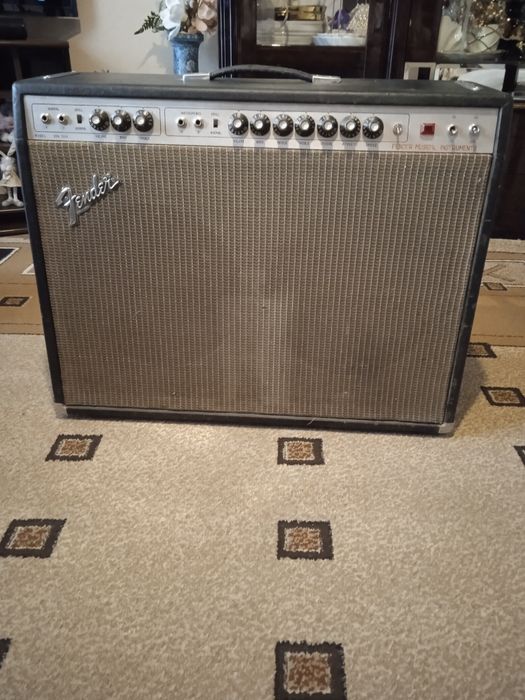 Комбік Fendеr,в нормальному стані,все працює