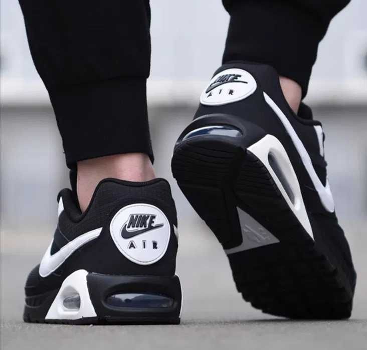 Кросівки чоловічі Nike Air Max Ivo Black 580518-011 (ОРИГІНАЛ).