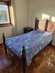 Quarto (cama e 1 mesa de cabeceira)