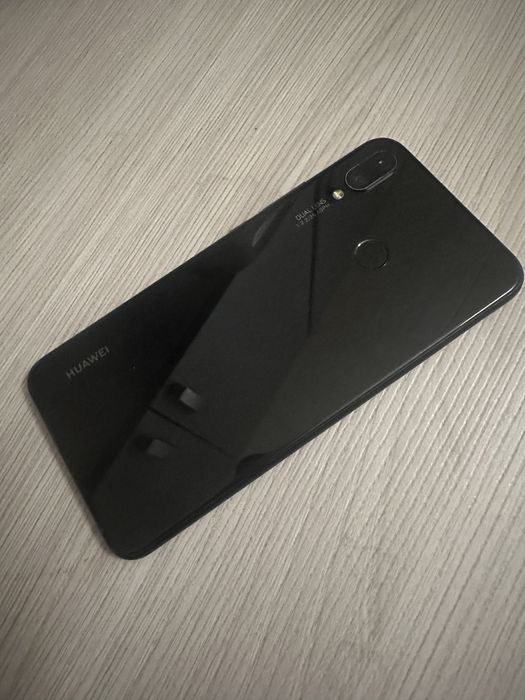 Телефон Huawei  б/у