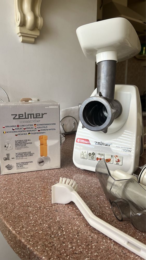 Мʼясорубка Zelmer 1200.82 + комплект для нарізки кубиками