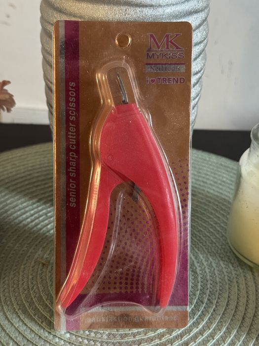 Cutter do tipsów / cążki do przedłużanych paznokci