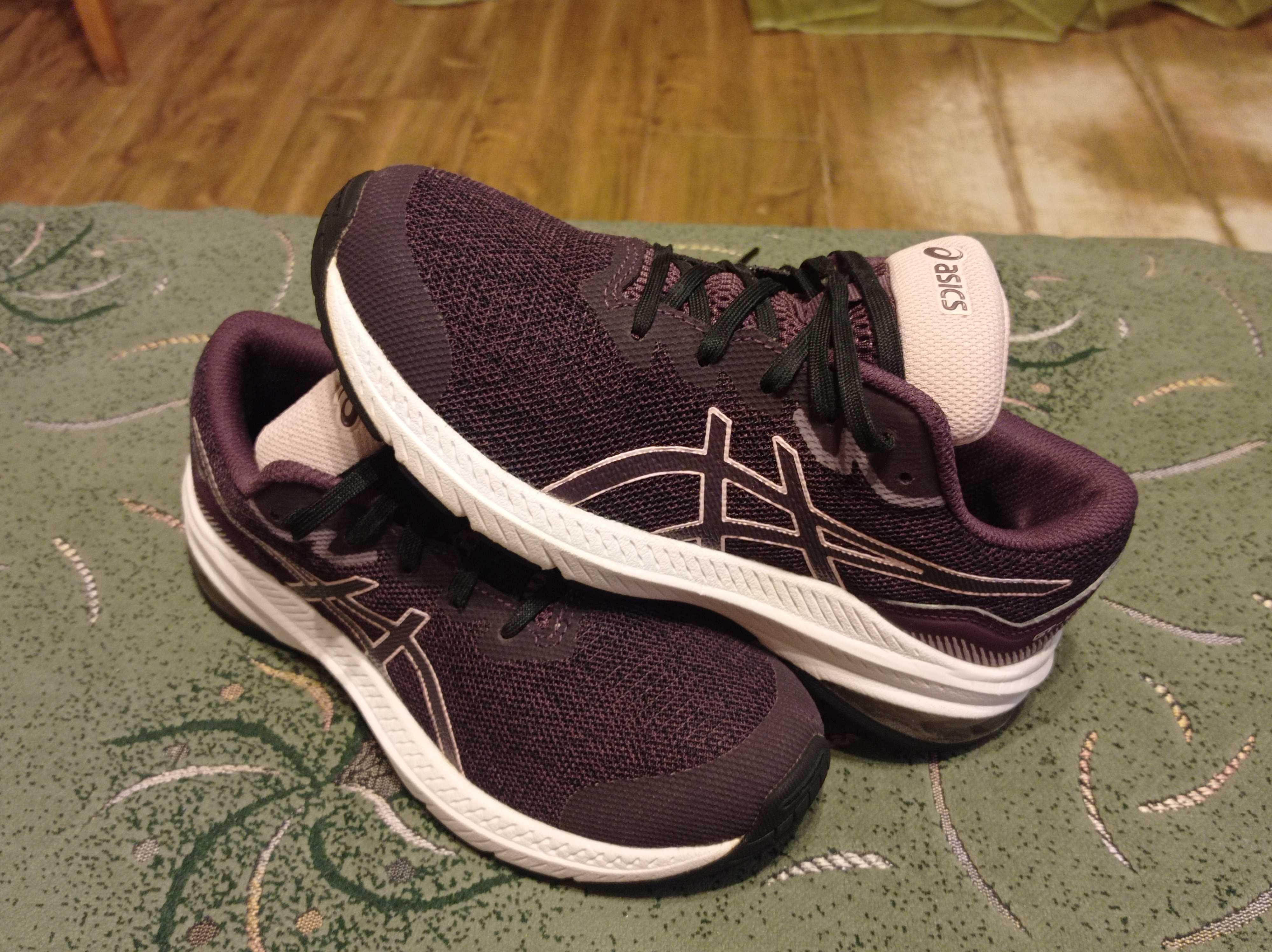 Кроссовки Asics (оригинал) фирменные размер 36стелька- 23см.