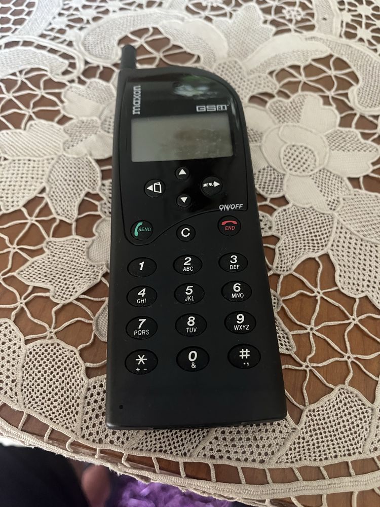 Telemovel Maxon MX-300 preto