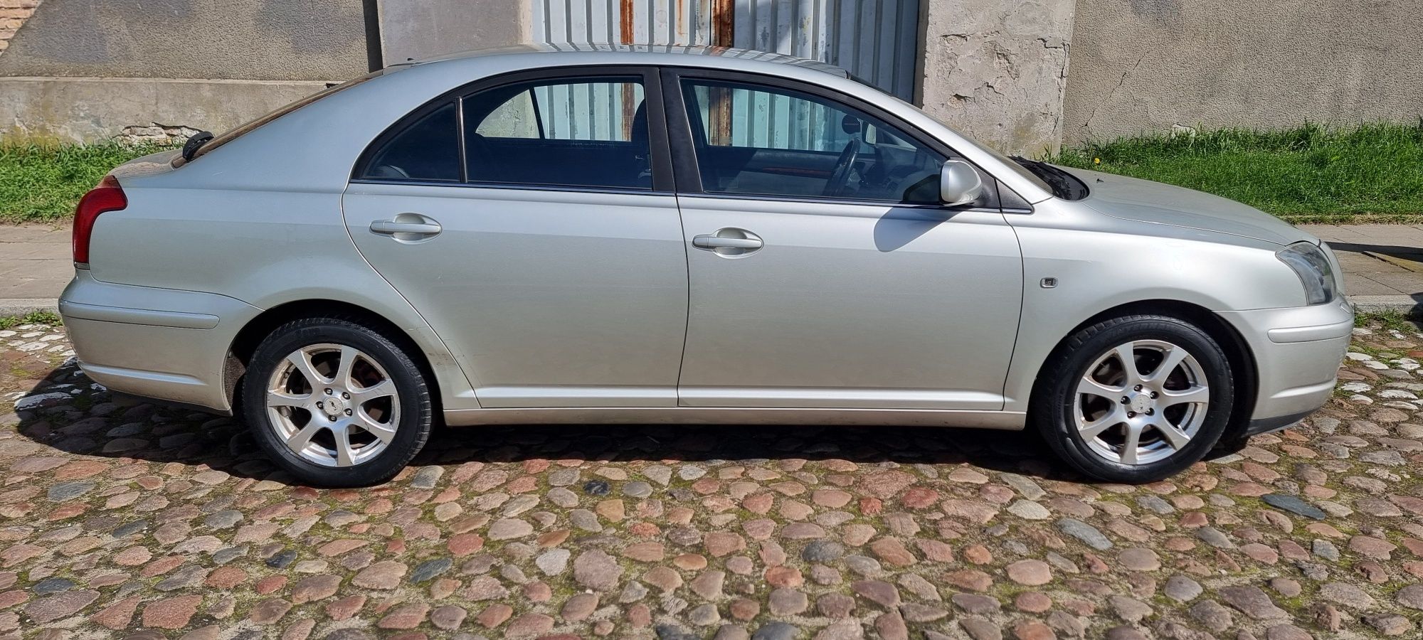 Toyota Avensis T25 2.0 147KM xenon GPS 287000km możliwa zamiana