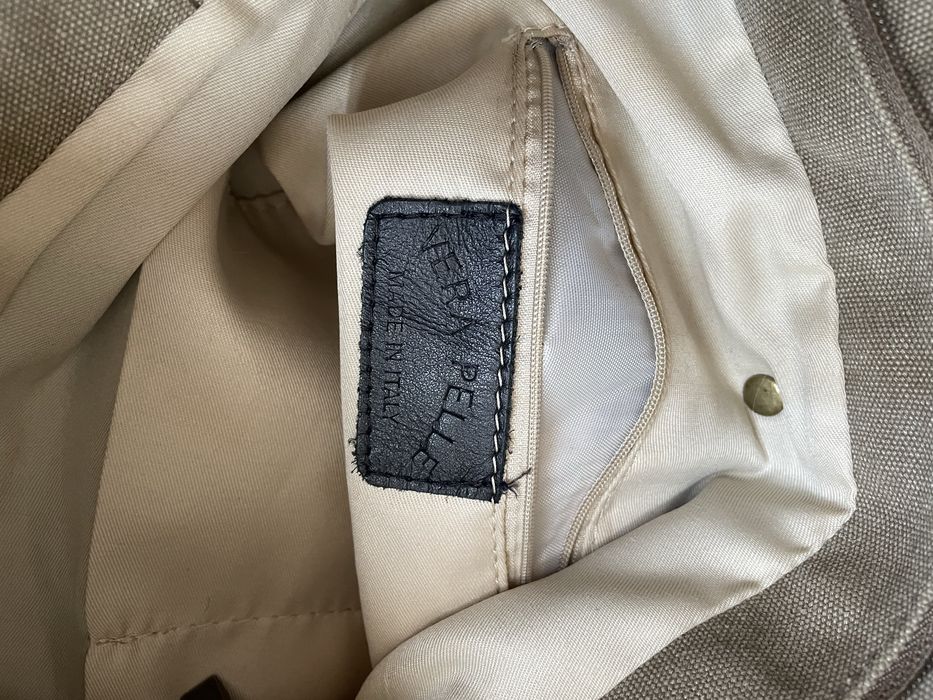 Стильная сумка-тоут Vera Pelle с кожаными вставками и звездой