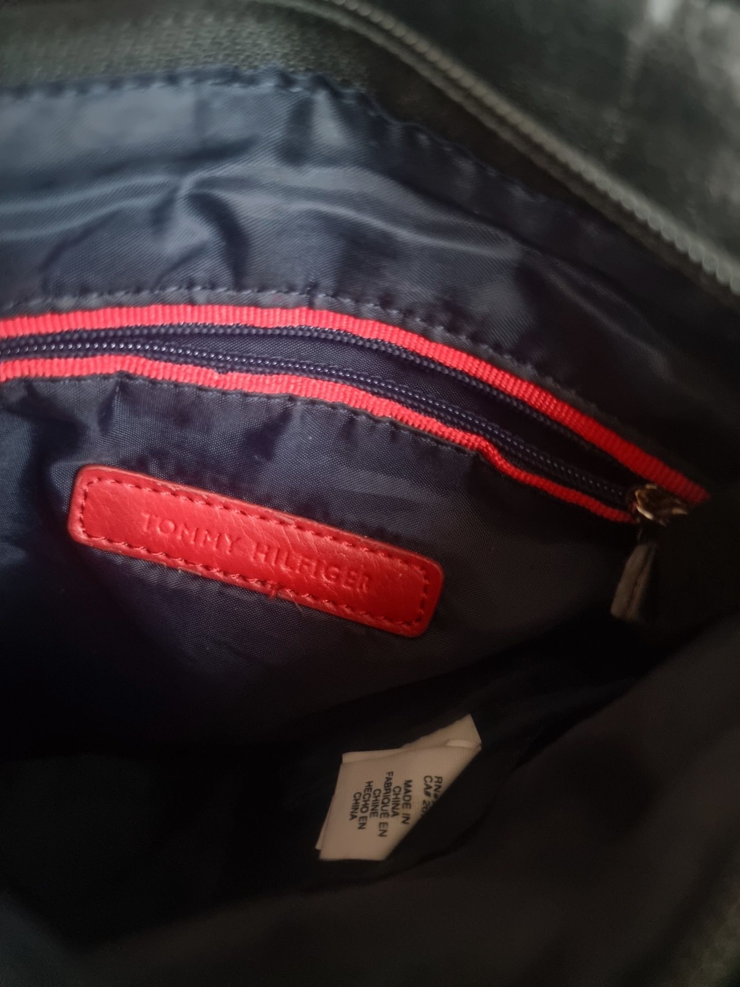 Torebka na ramię listonoszka Tommy Hilfiger monogram logowana