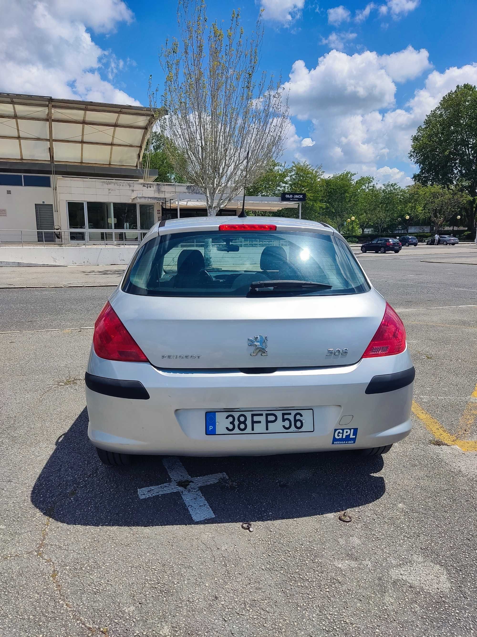PEUGEOT 308 em bom estado GPL