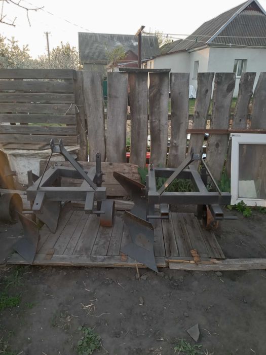 Продам плуги саморобні 30/25