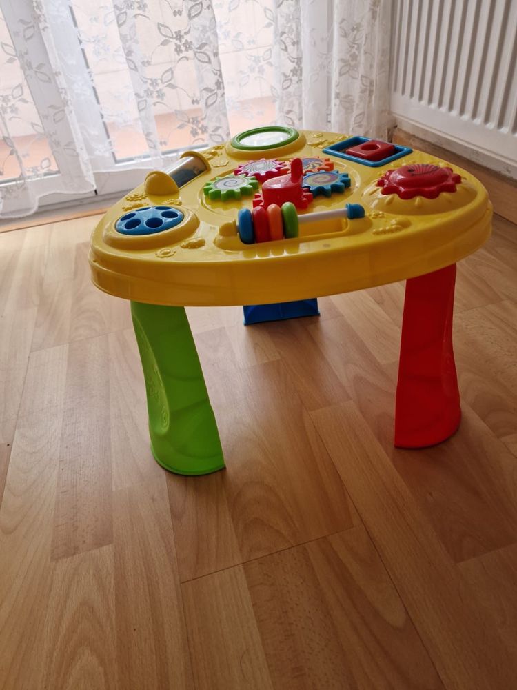 vende-se mesa de brincar para criança