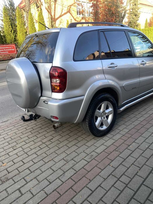 Toyota RAV 4 samochód osobowy, terenowy